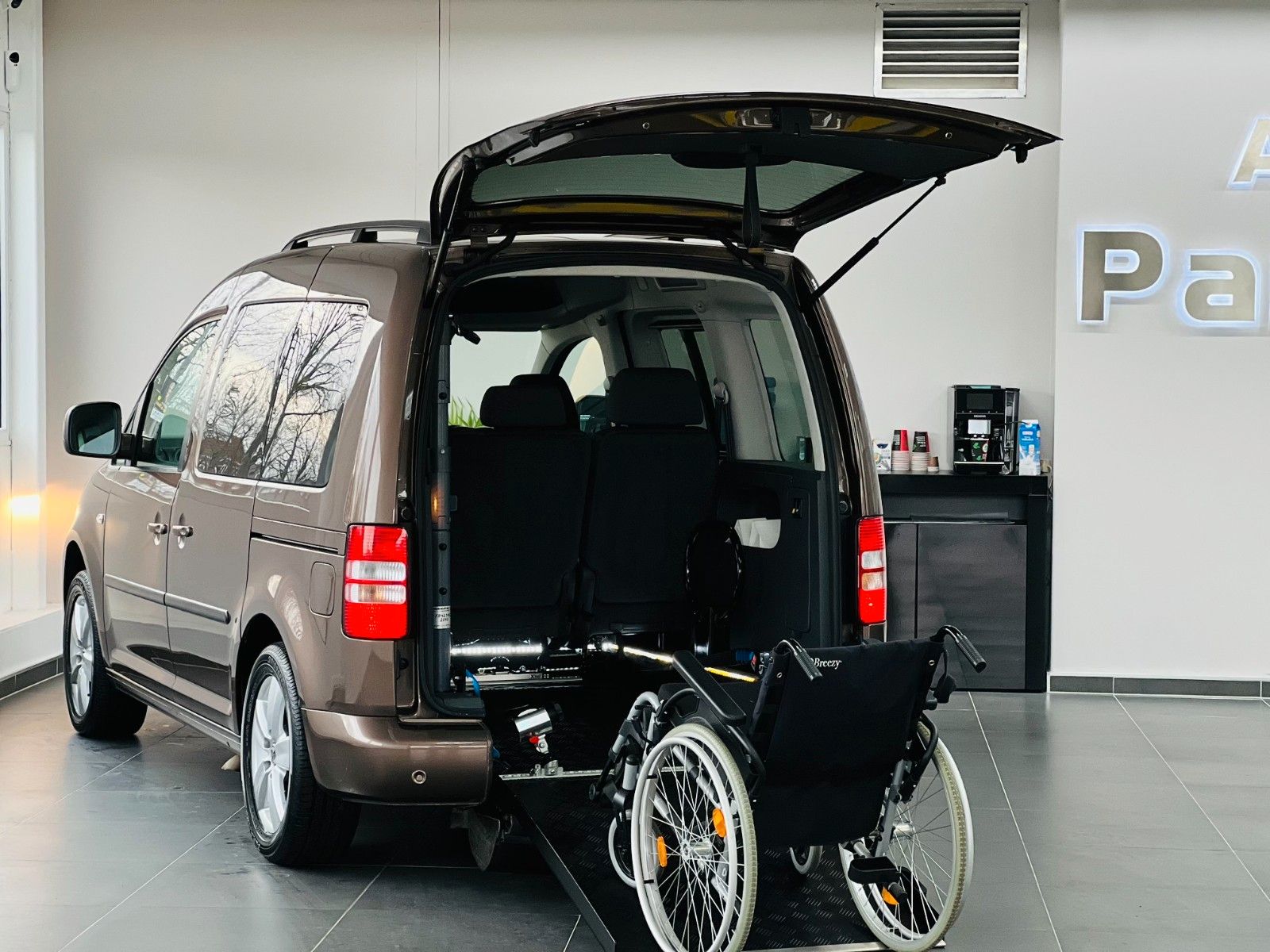 Caddy 2.0 TDI DSG Behindertengerecht-Rampe
