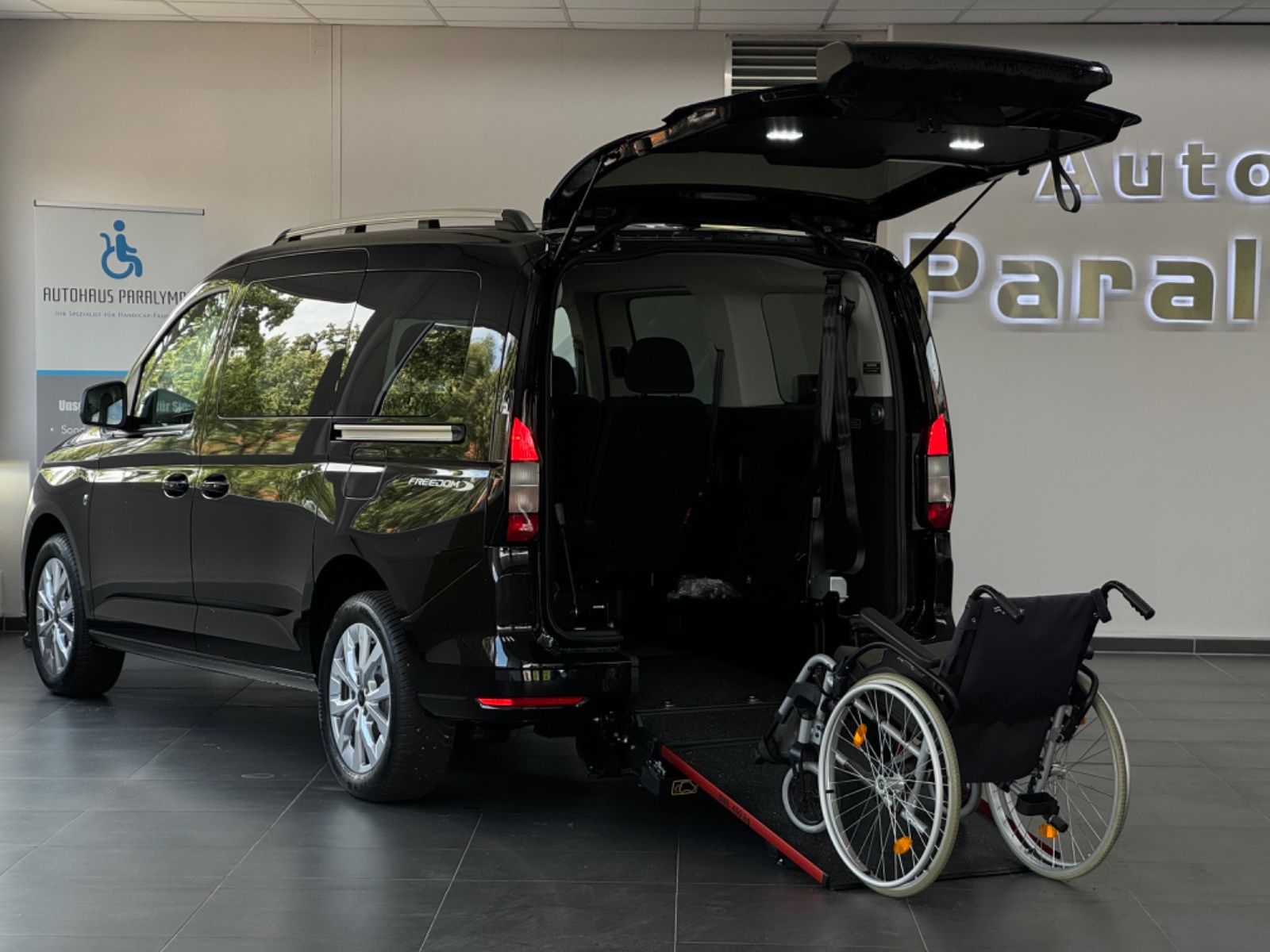 Grand Tourneo RS Titanium Rollstuhlgerecht-Rampe